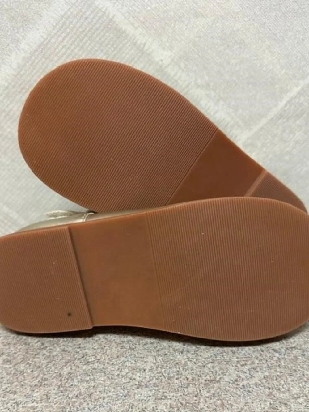 Felix & Flora gold dress shoes, size 11